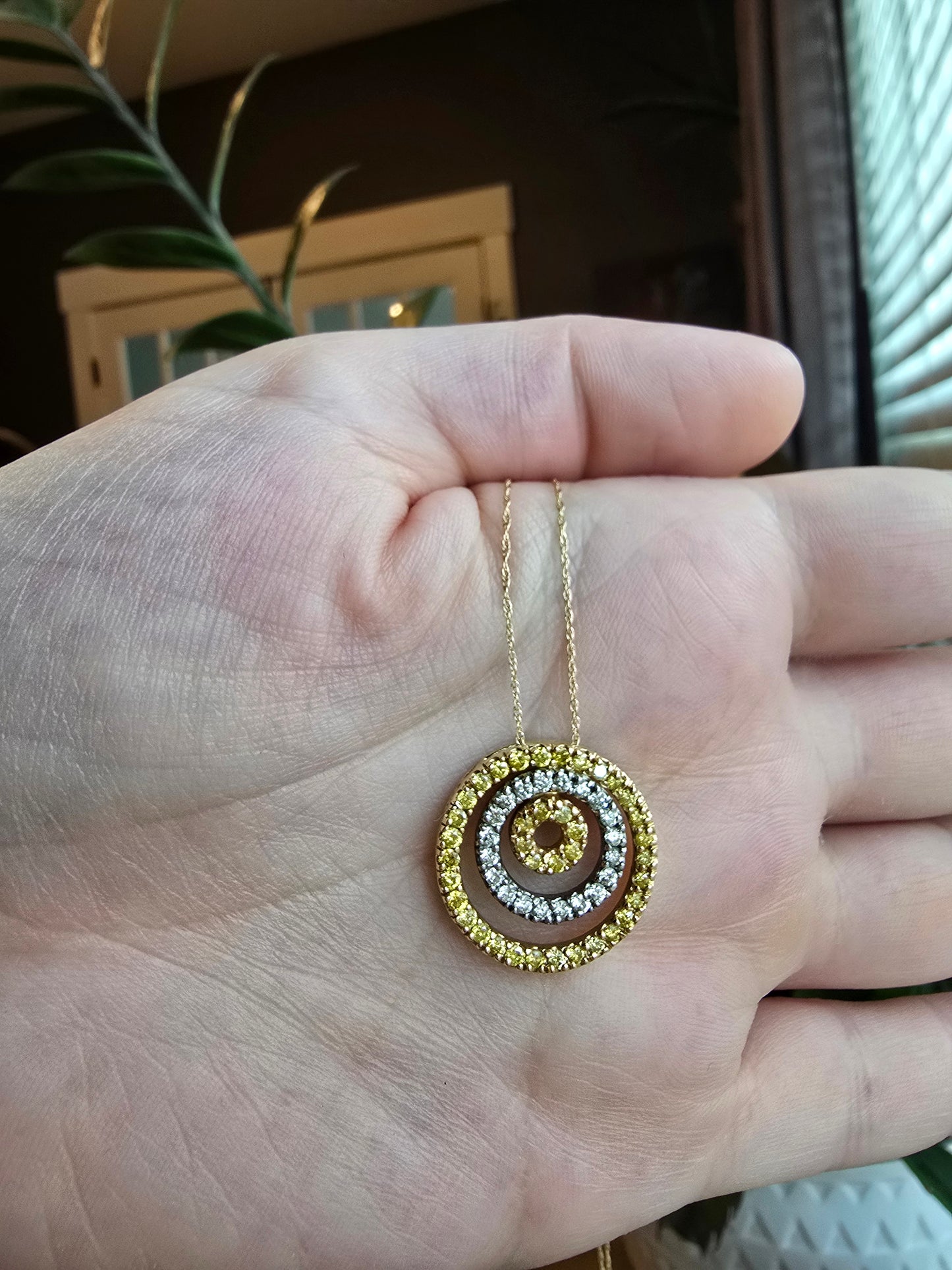 14K Gold Necklace with 0.96 CTW Diamonds