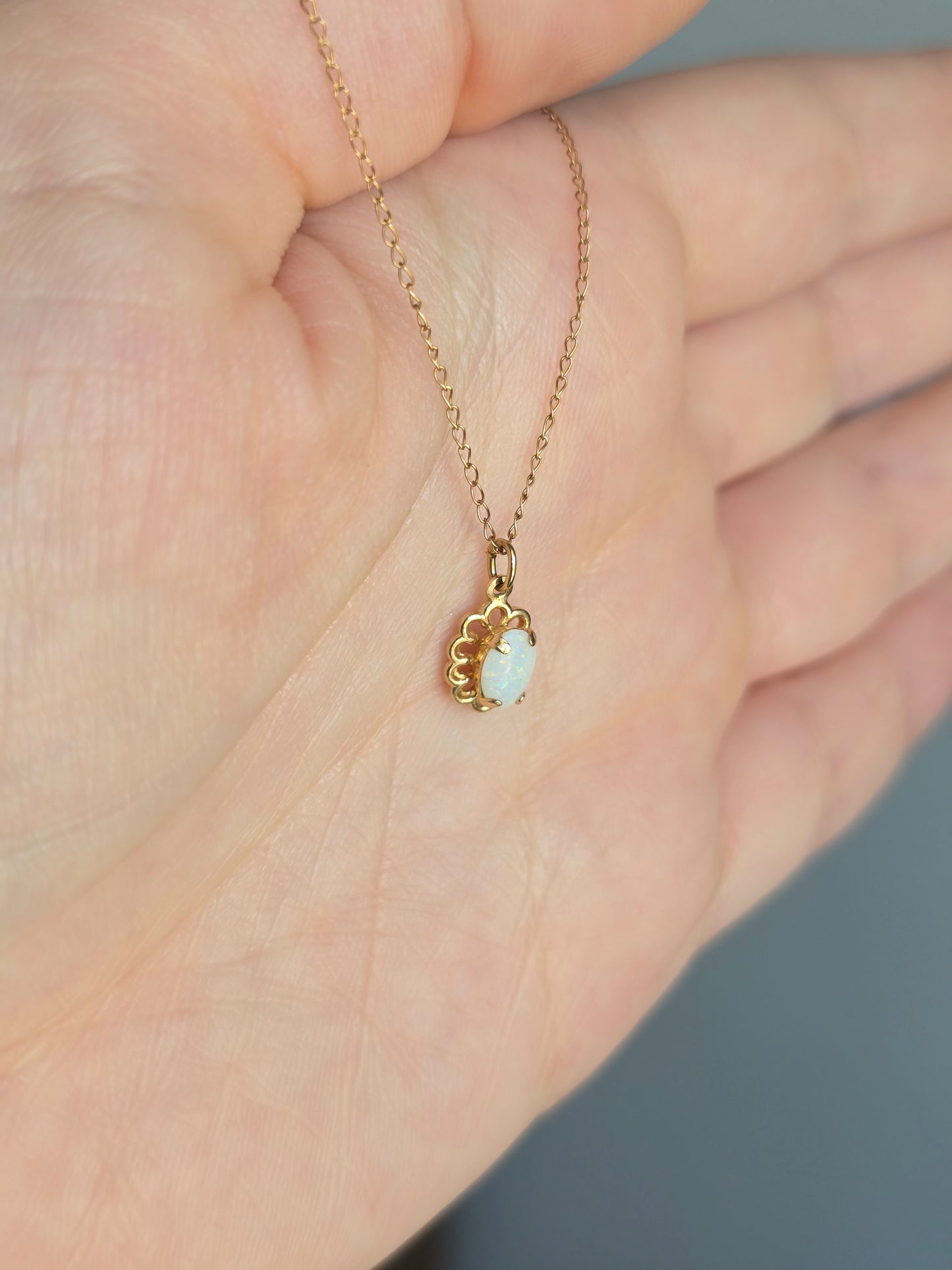 14k Yellow Gold Opal Pendant Necklace