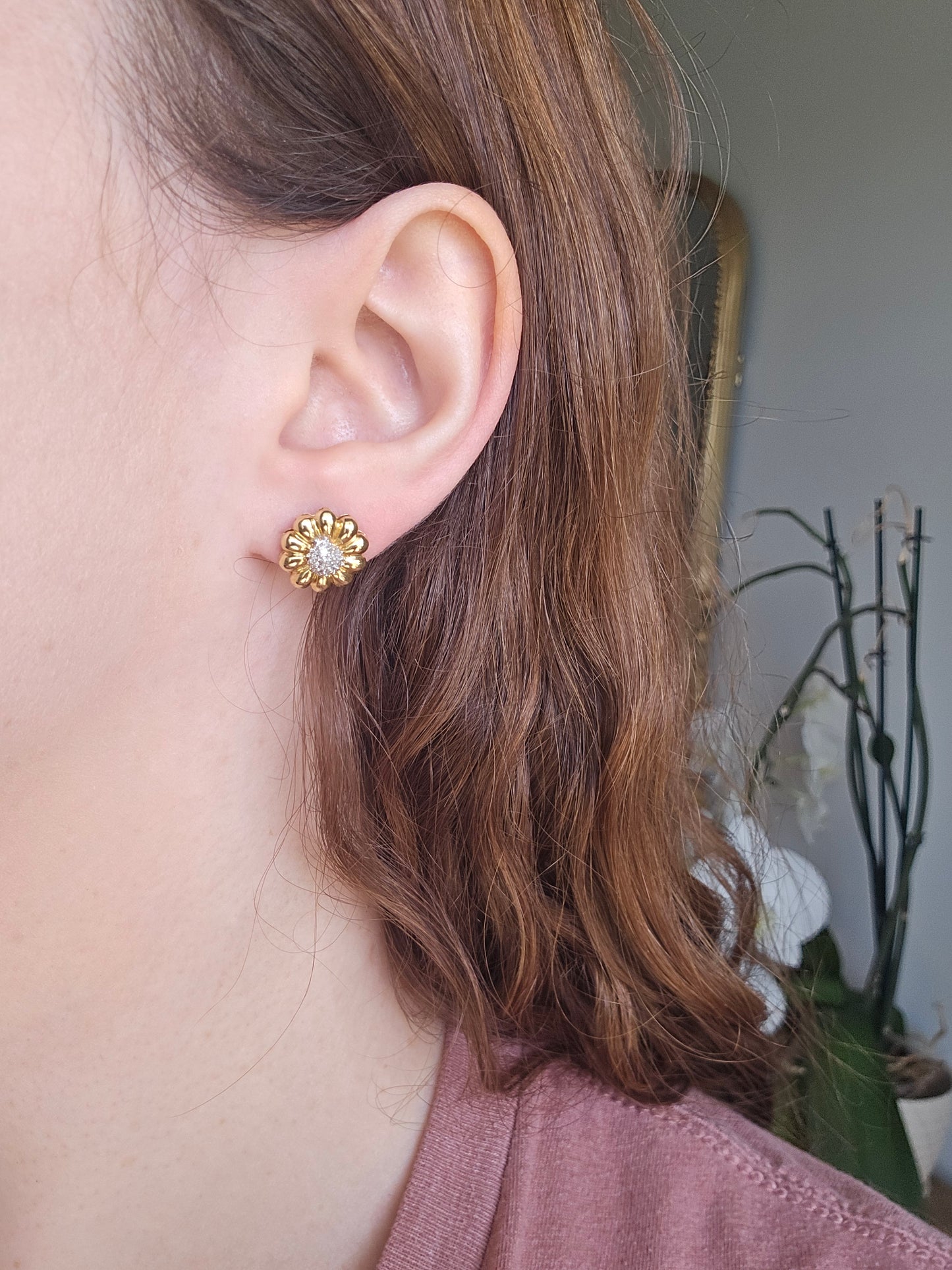 14k Gold Floral Studs