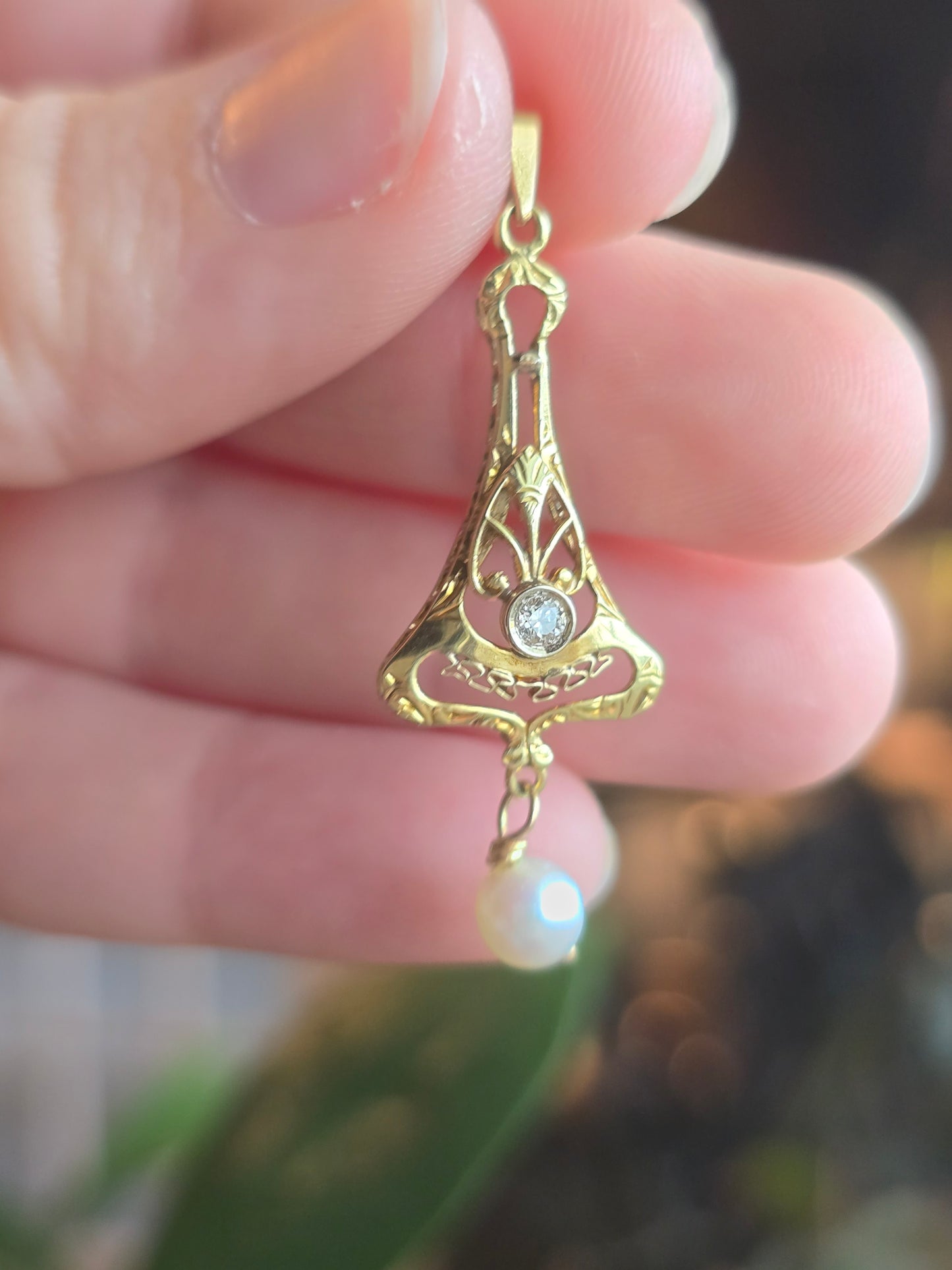 14K 0.06 CT Diamond and Pearl Pendant