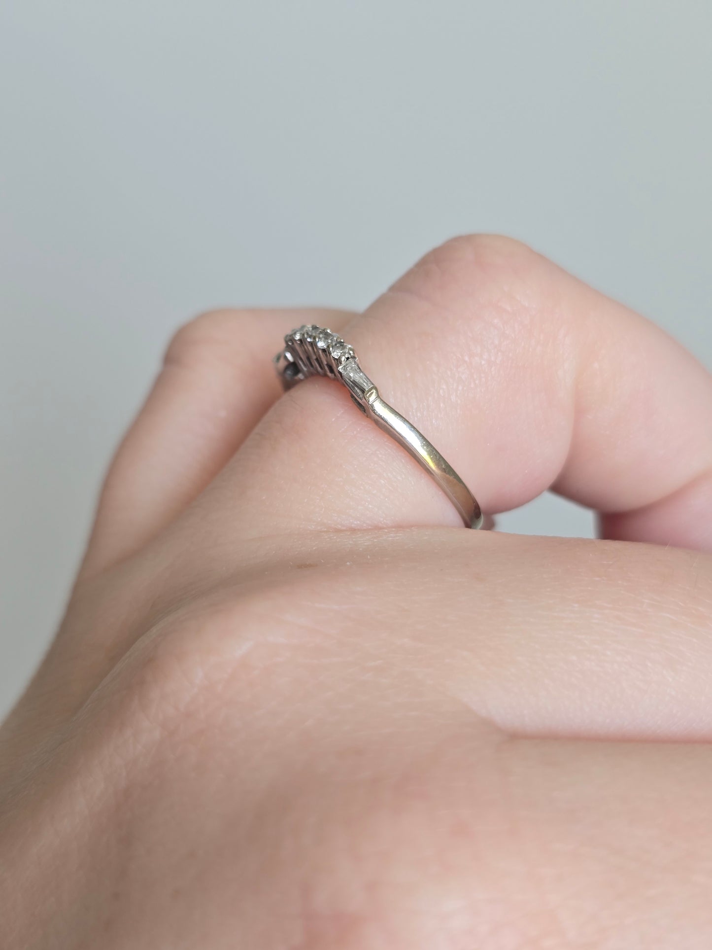14K 0.15 CTW Diamond Contour Band