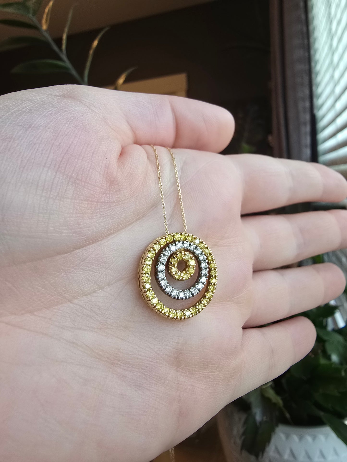 14K Gold Necklace with 0.96 CTW Diamonds