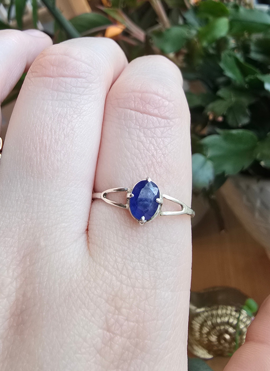 Tide Sapphire Ring