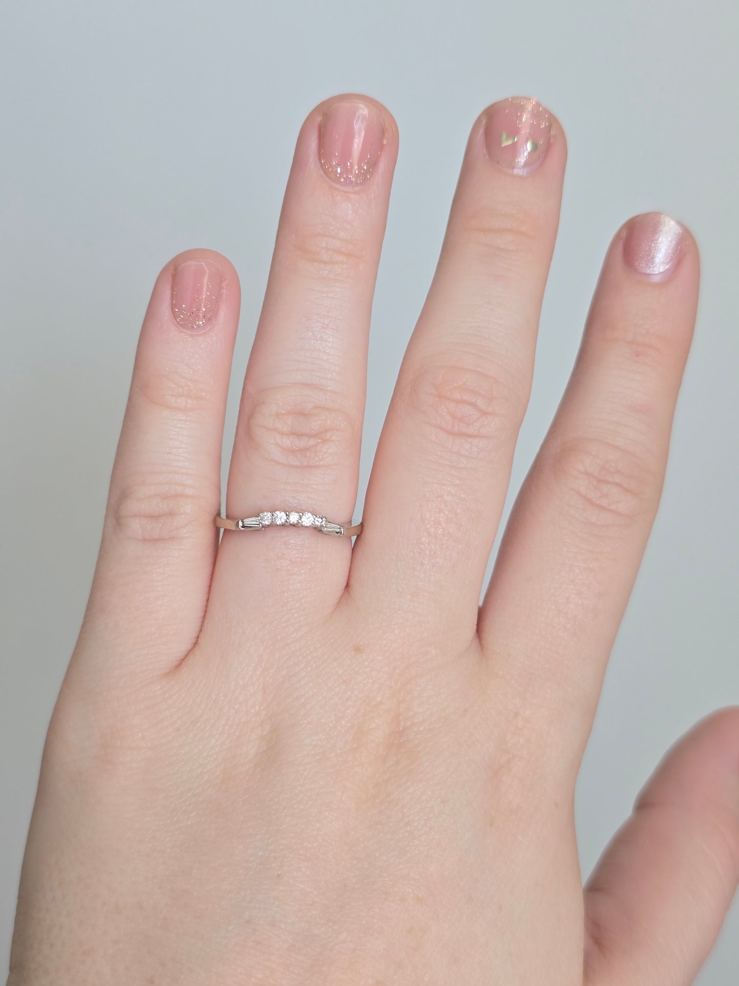 14K 0.15 CTW Diamond Contour Band