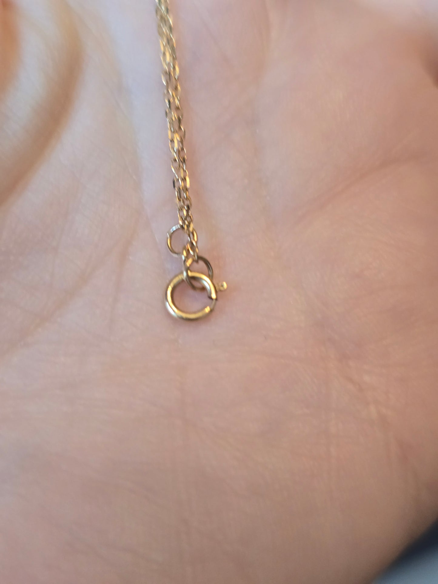 10K "MOM" Necklace
