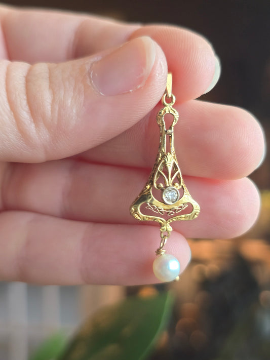 14K 0.06 CT Diamond and Pearl Pendant