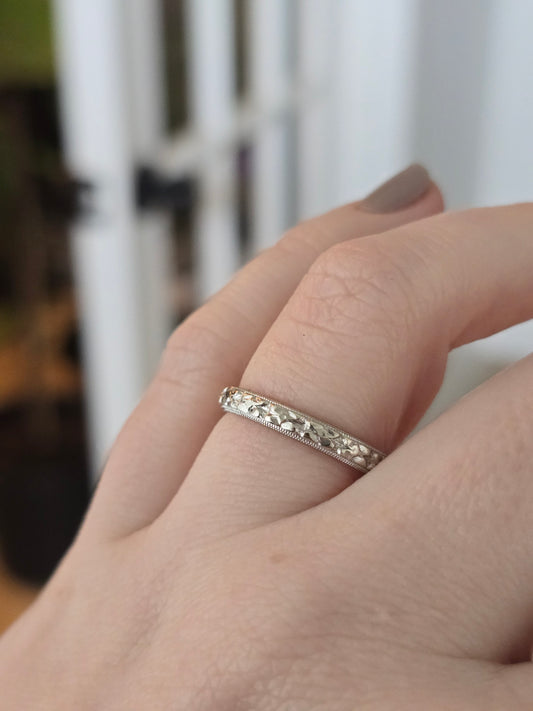 14k White Gold Engraved Band