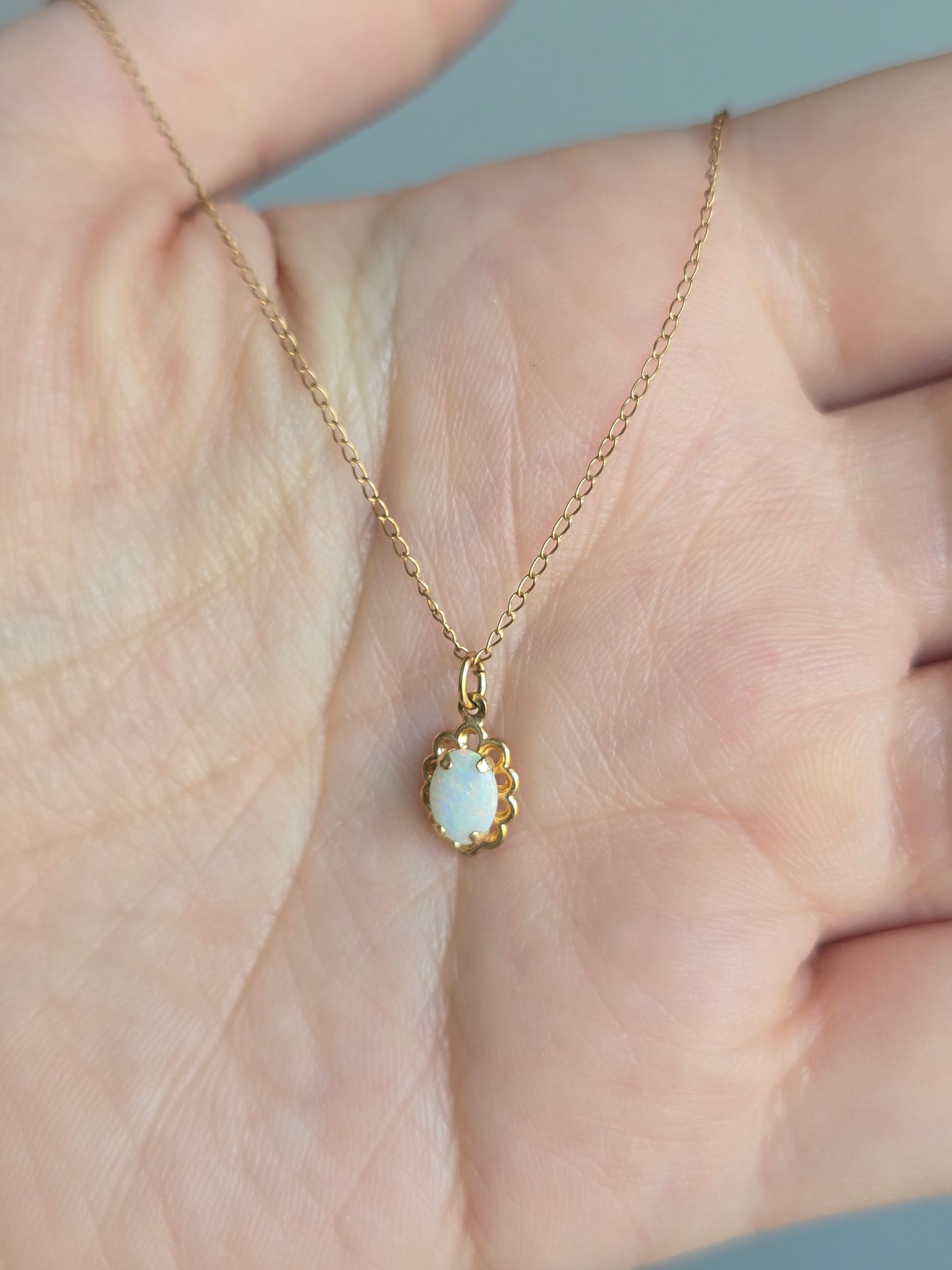 14k Yellow Gold Opal Pendant Necklace