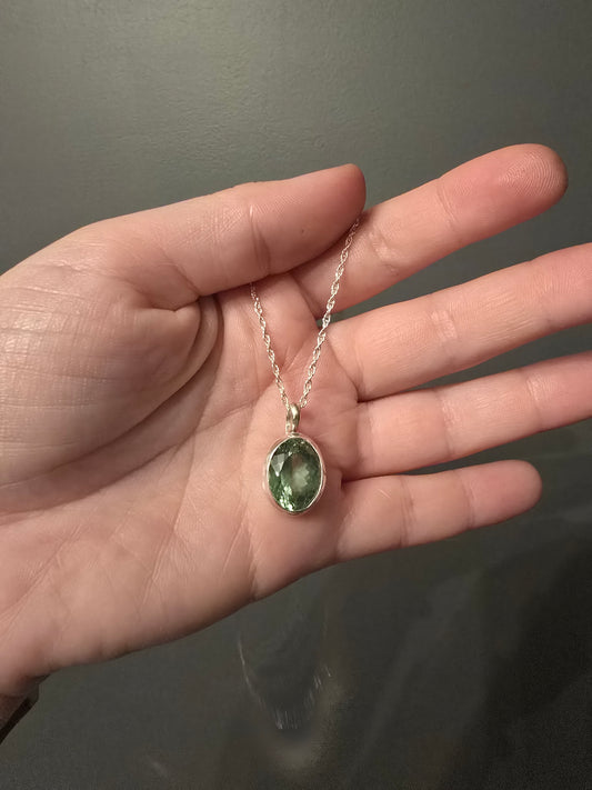Sol Green Sapphire Necklace