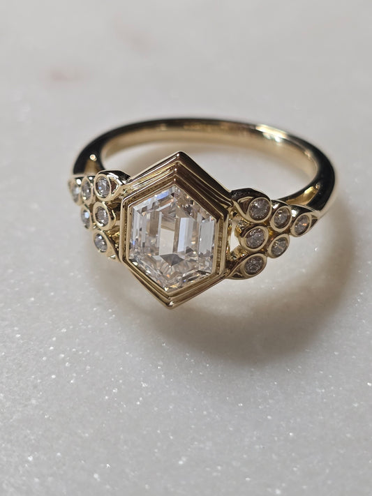 10k Yellow Gold 2ct Dutch Marquise Ring