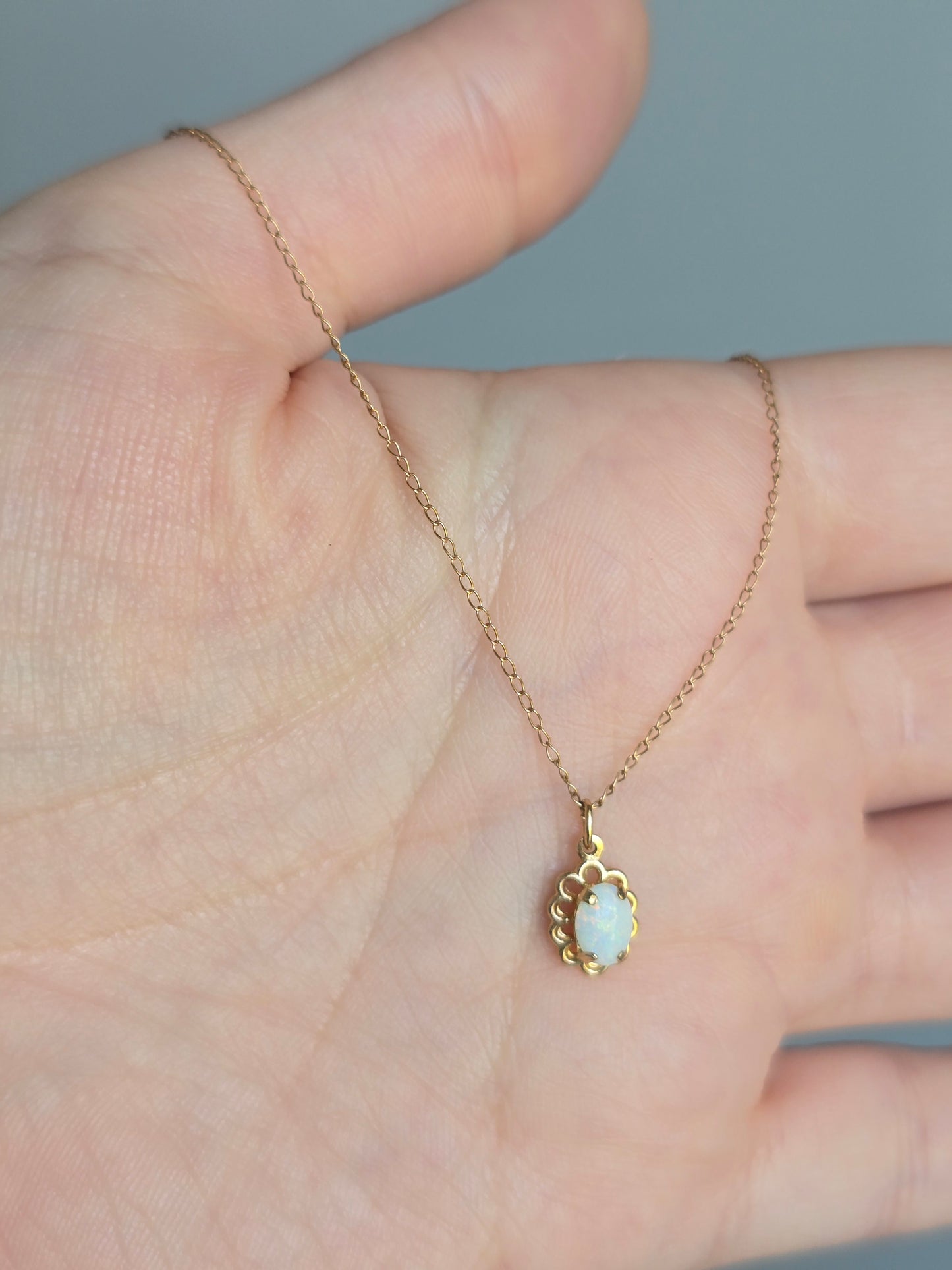 14k Yellow Gold Opal Pendant Necklace