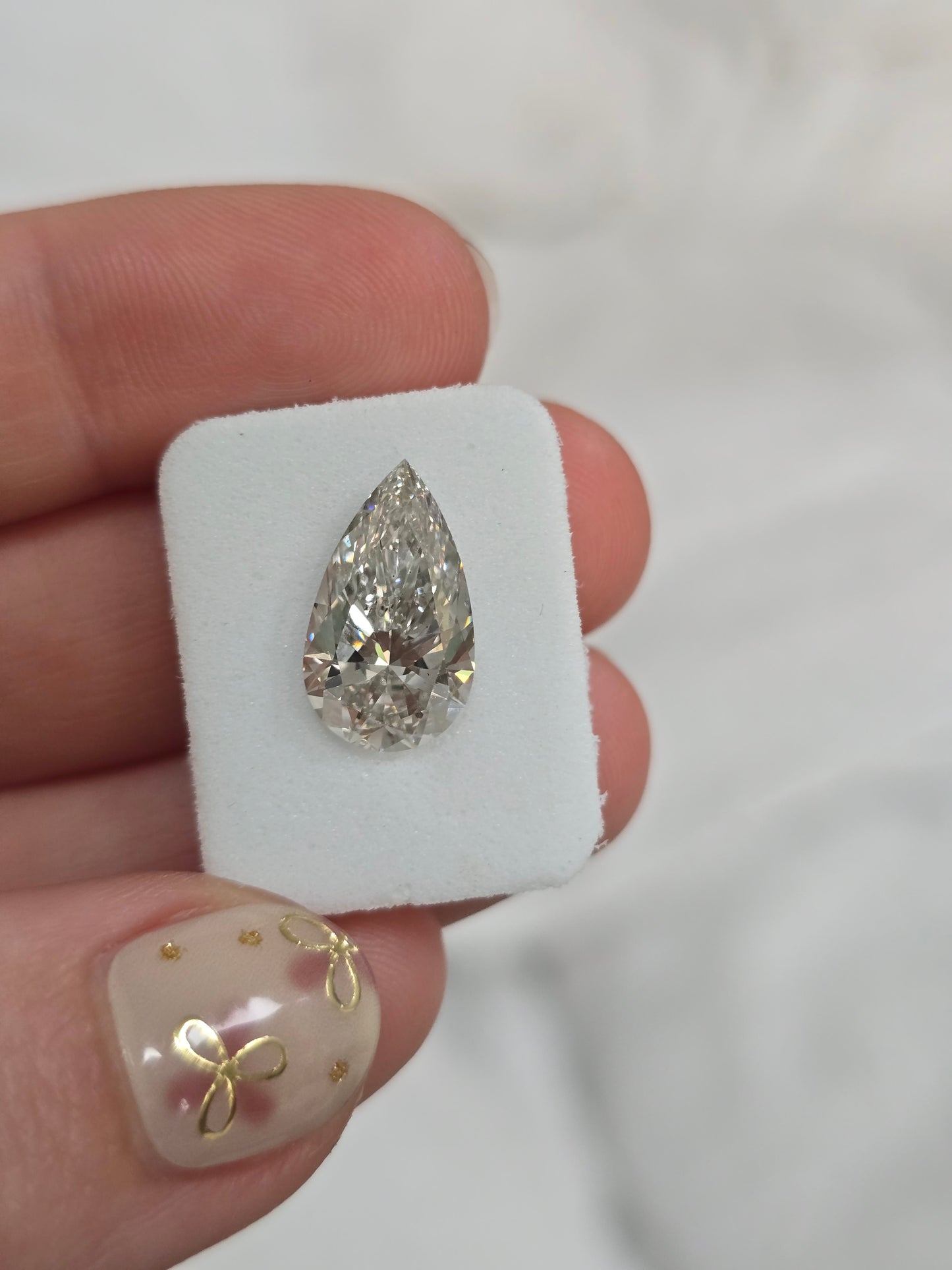 Loose 4.07 CT Pear Lab Grown Diamond with IGI Report