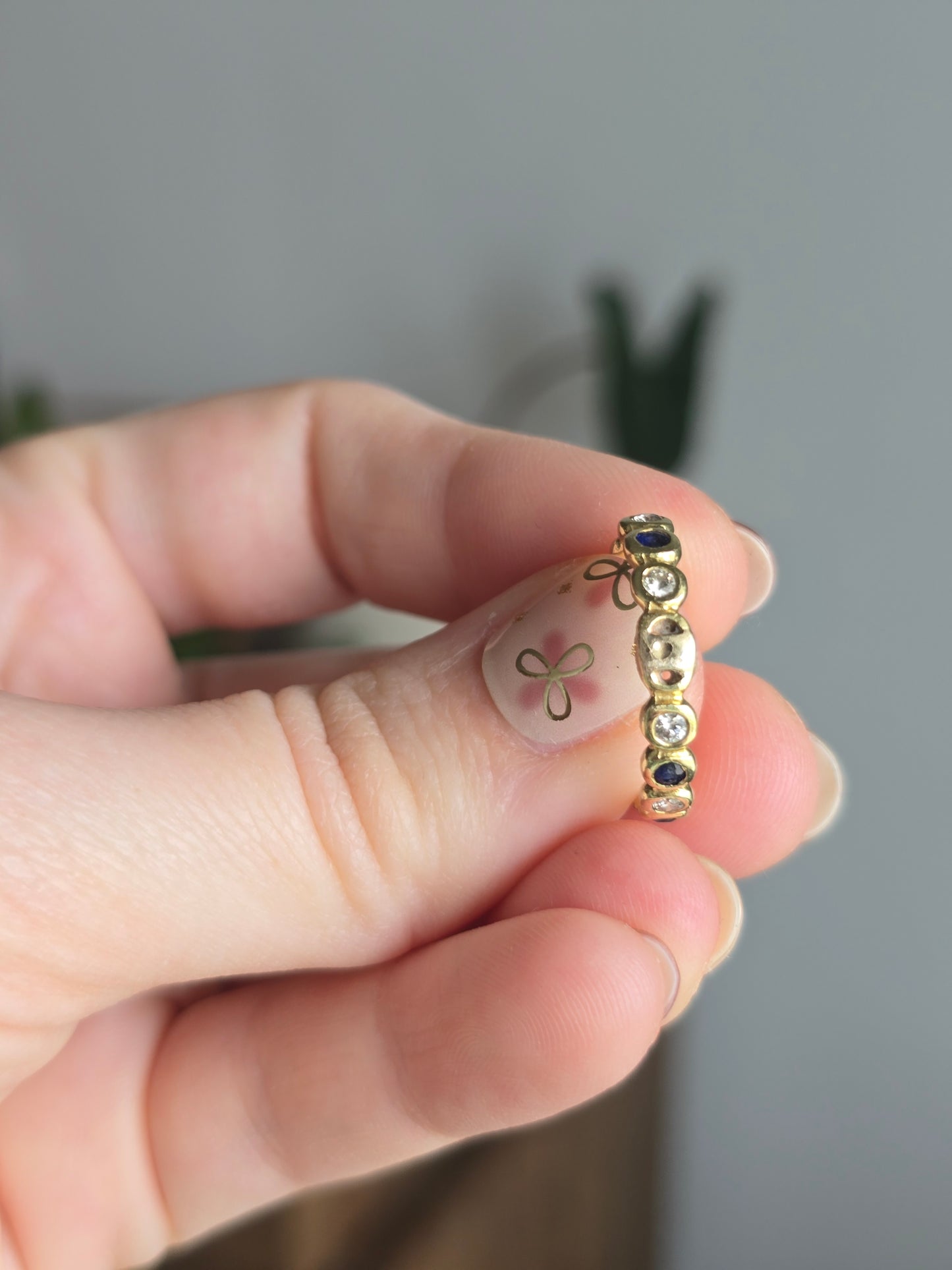 18k Yellow Gold Sapphire and Diamond Ring