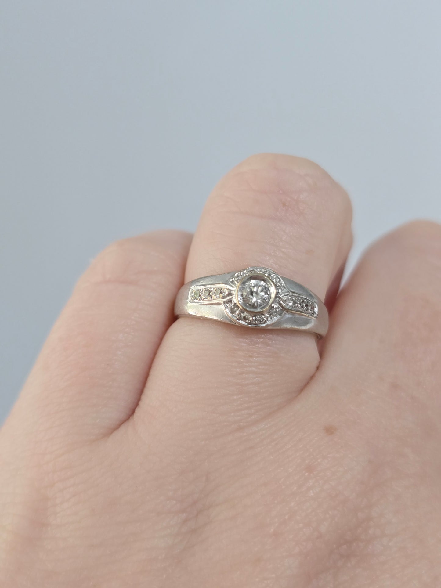 18K White Gold 0.24 CTW Diamond Ring