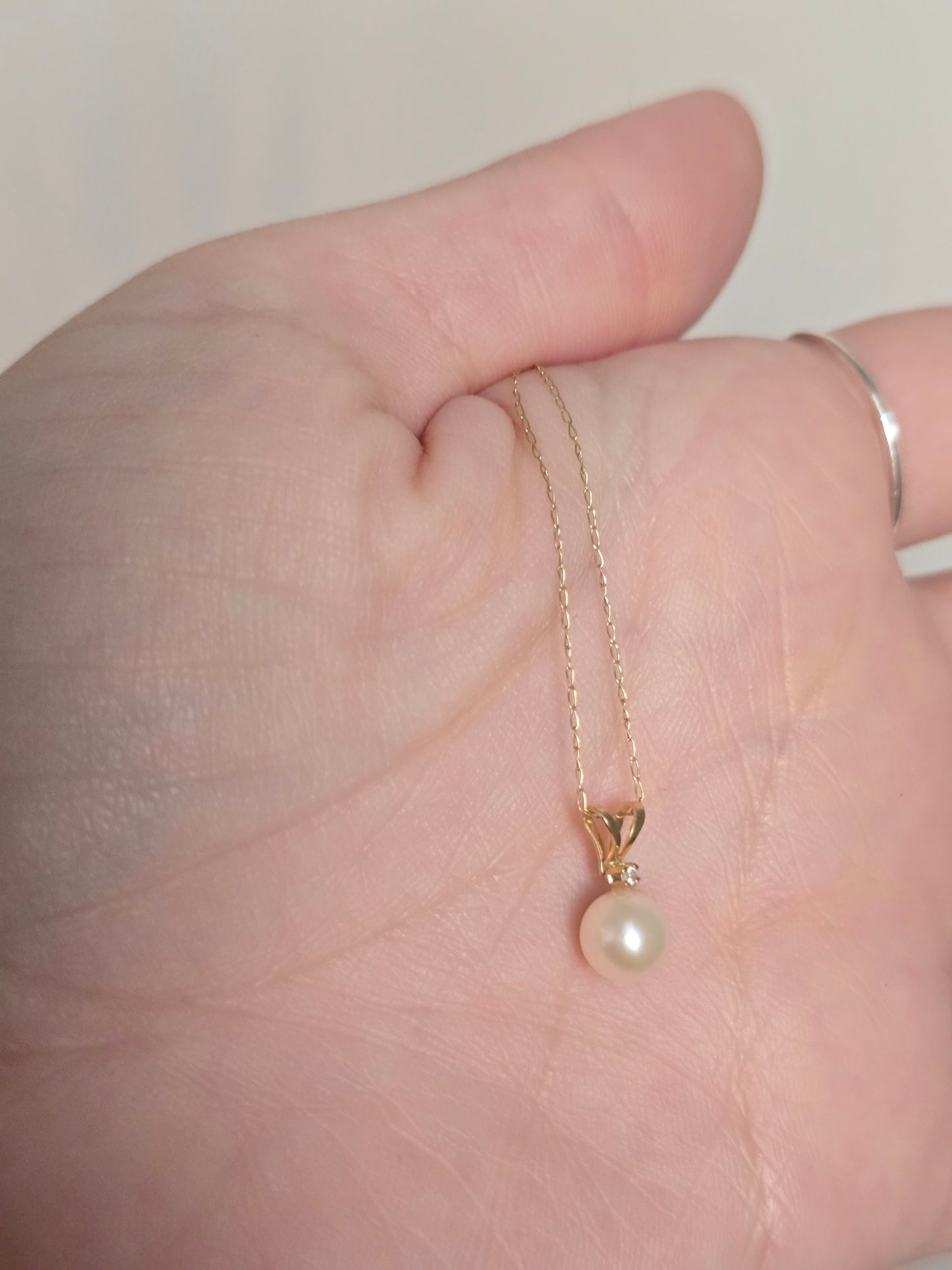 14k Yellow Gold Pearl Necklace