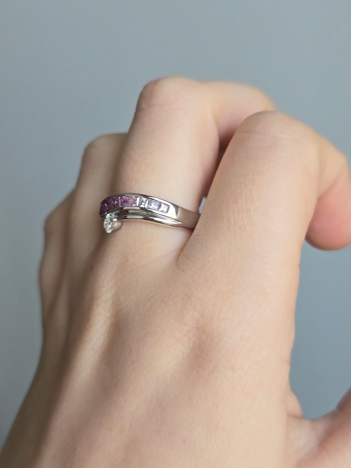 18K White Gold Sapphire and Diamond Ring