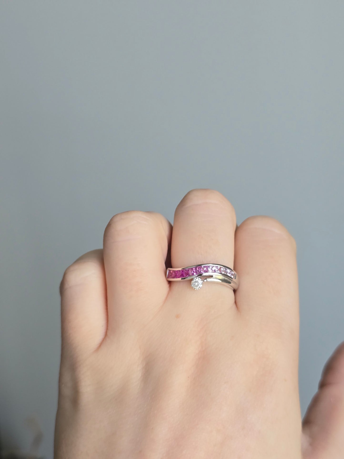 18K White Gold Sapphire and Diamond Ring
