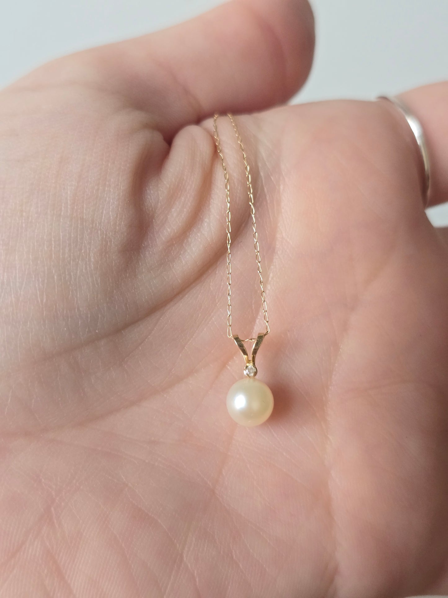 14k Yellow Gold Pearl Necklace