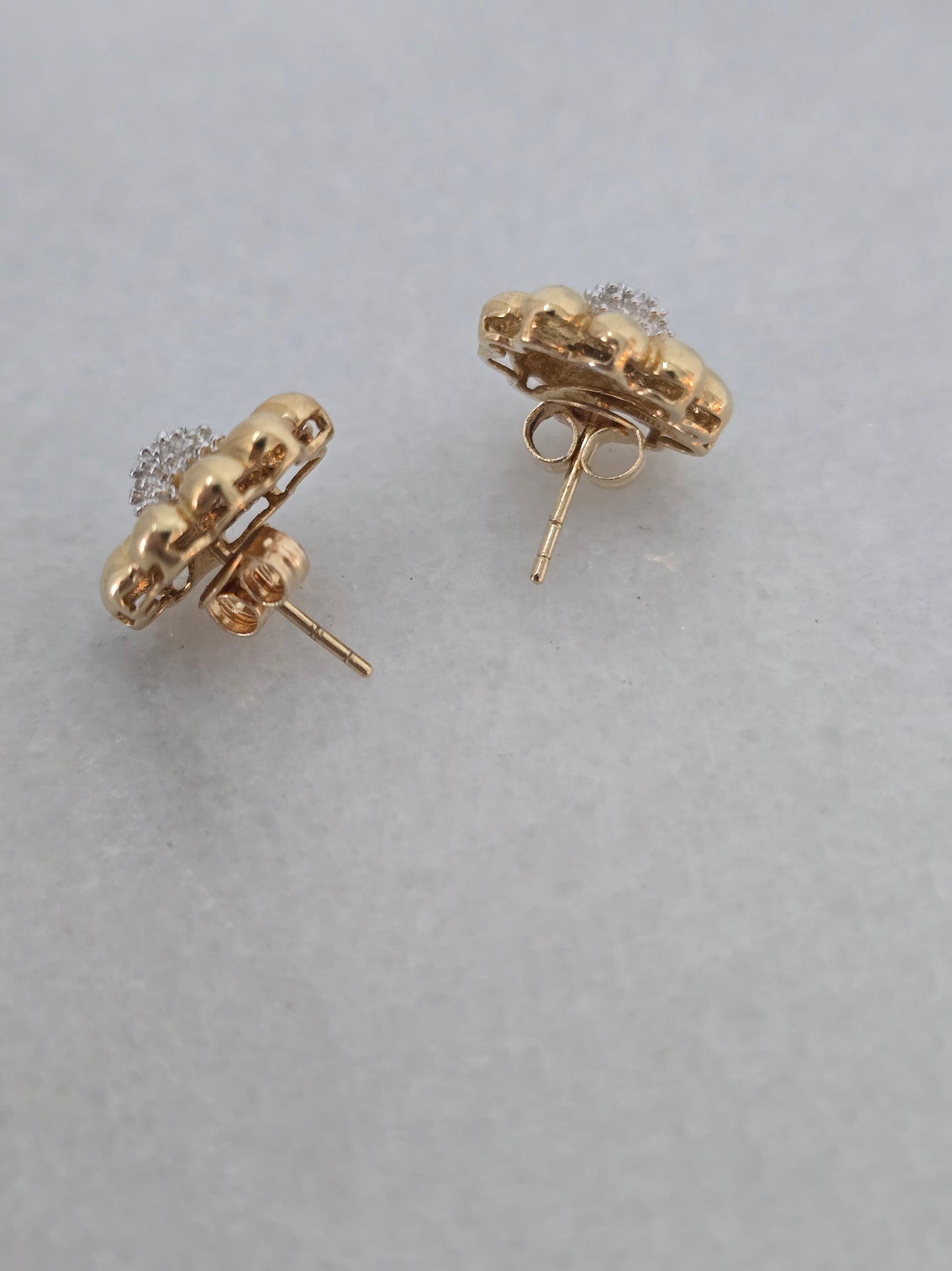 14k Gold Floral Studs
