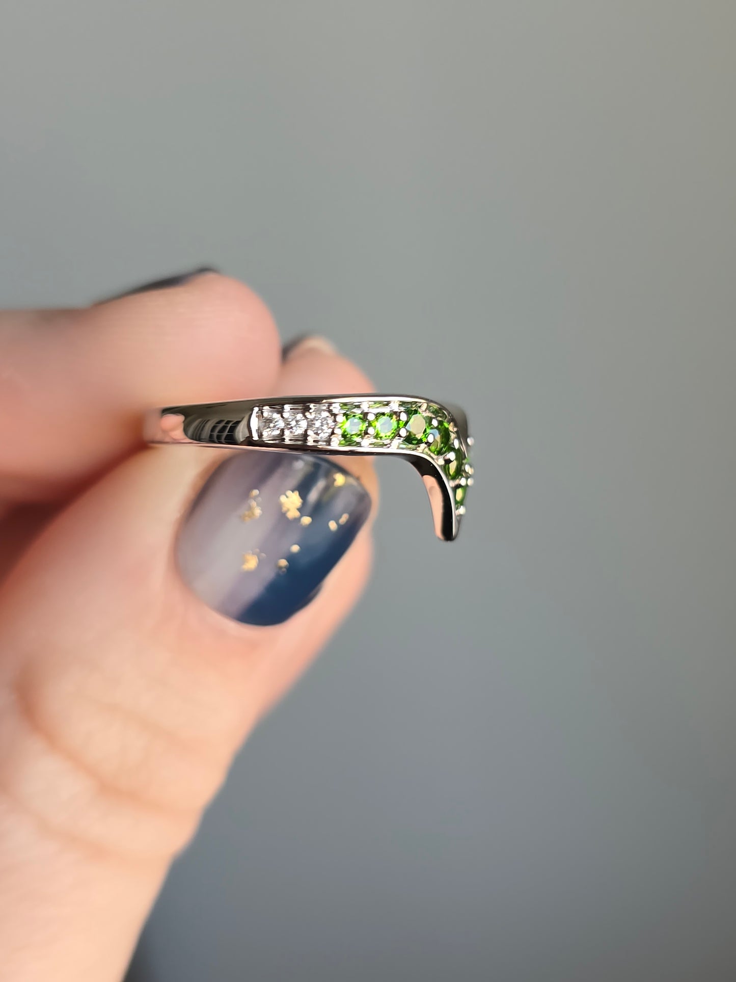 Chromia 18k Diopside and Diamond Chevron Ring