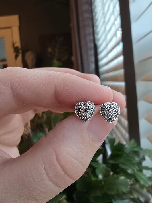 10K Pavé Diamond Heart Earrings