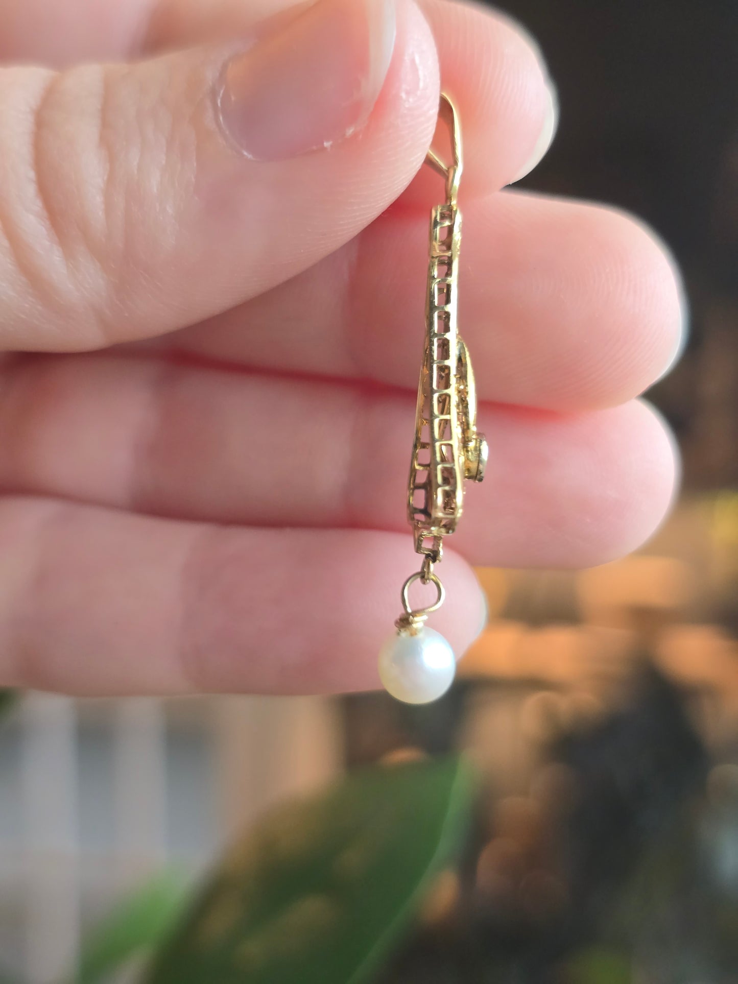 14K 0.06 CT Diamond and Pearl Pendant